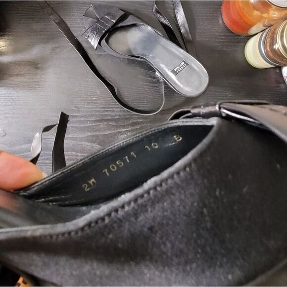 Stuart Weitzman   - Picture 2 of 7